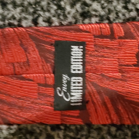 COPY - OSMUN'S 2 piece suit W/ matching red tie. - Picture 9 of 11